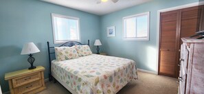 4 bedrooms, Internet - Stones Throw 4 BR Ocean View Beach House (Ocean Isle Beach)
