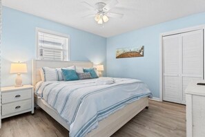 4 bedrooms, Internet - Mellow Yellow 4 BR Dog Friendly Ocean View House (Ocean Isle Beach)