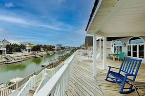 Terrace/patio - SEA Dreams 5 br Canal House with Boat Dock (Ocean Isle Beach)