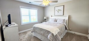 5 bedrooms, Internet, bed sheets - A Southern Escape 5 BR Summer Place Home (Ocean Isle Beach)