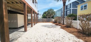 Property grounds - A Southern Escape 5 BR Summer Place Home (Ocean Isle Beach)