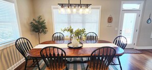 Dining - A Southern Escape 5 BR Summer Place Home (Ocean Isle Beach)
