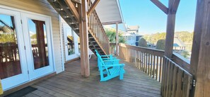 Terrace/patio - Peggy's Palace 5 Bedroom Canal House with Dock (Ocean Isle Beach)