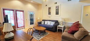 TV - Peggy's Palace 5 Bedroom Canal House with Dock (Ocean Isle Beach)