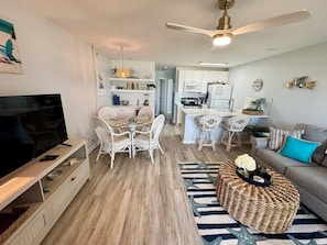 Living area - One bedroom oceanfront condo, private balcony, near pier (Ocean Isle Beach)