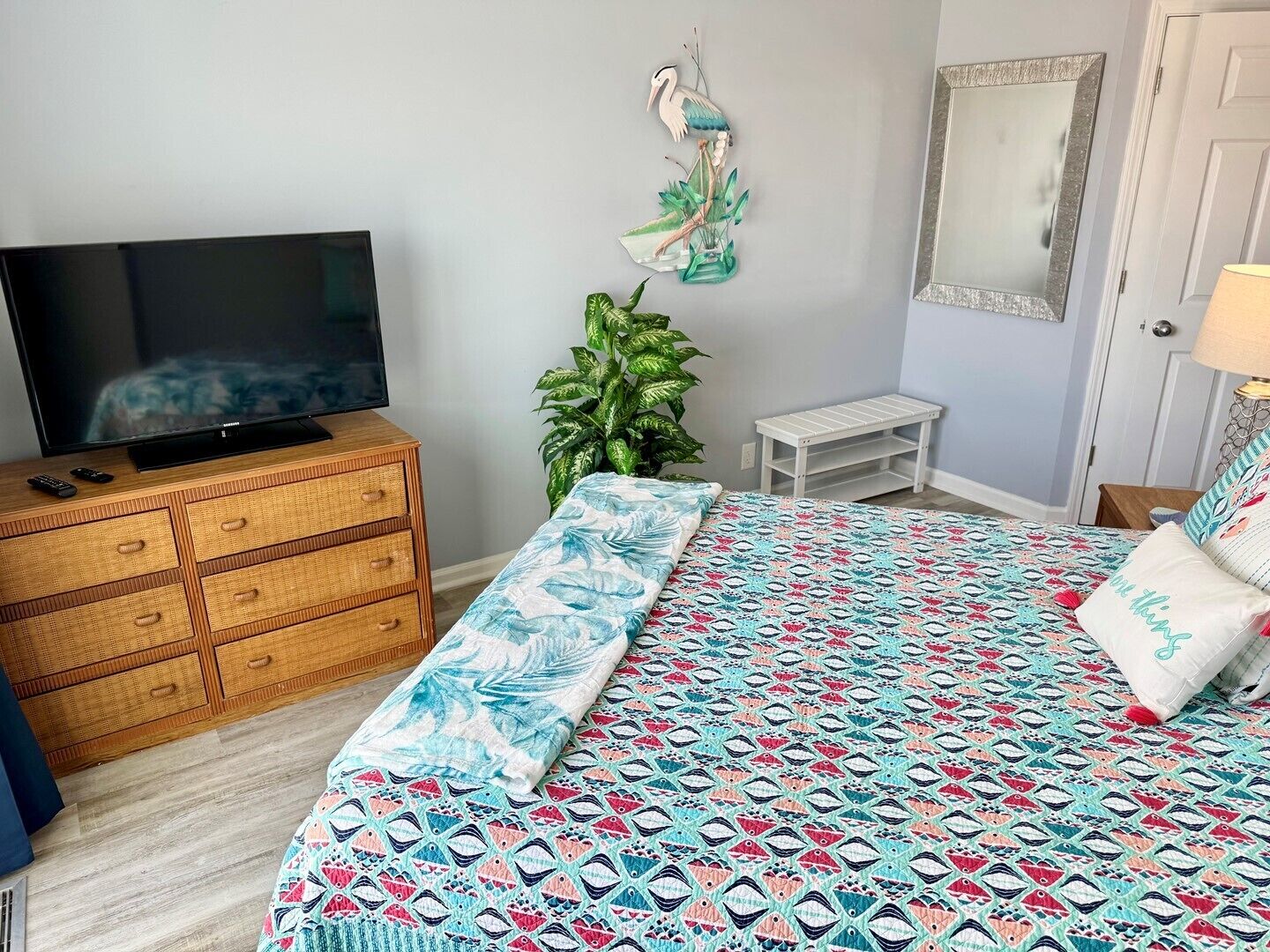 One Bedroom Oceanfront Condo, Private Balcony, Near Pier - Ocean Isle Beach, NC