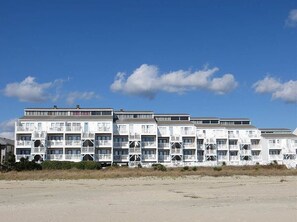 Exterior - One bedroom oceanfront condo, private balcony, near pier (Ocean Isle Beach)