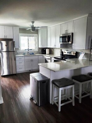 Fridge, microwave, oven, stovetop - 2 bedroom 2 bath condo ocean view (Ocean Isle Beach)