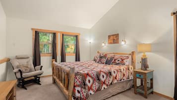 2 bedrooms, travel cot, WiFi, bed sheets