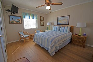 3 bedrooms, Internet - 3 br, 2 ba condo walking distance to beach (Ocean Isle Beach)