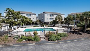 Exterior - 3 br, 2 ba mid-island condo with pools, tennis court (Ocean Isle Beach)