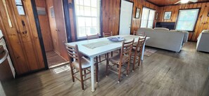 Dining - Oceanfront 2 bedroom house sleeps 9 (Ocean Isle Beach)