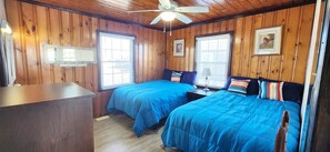 2 bedrooms, Internet - Oceanfront 2 bedroom house sleeps 9 (Ocean Isle Beach)