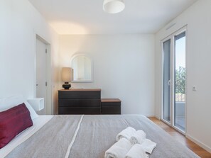 2 bedrooms, iron/ironing board, Internet, bed sheets - Forte 2BDR | Pool | AC | Garage | Gym | 5 mins to Beach (Cabanas de Tavira)
