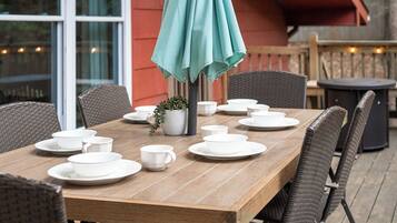 Outdoor dining