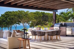 Outdoor dining - Beachfront Villa Within Gates Porta Fortuna (Corral del Risco)