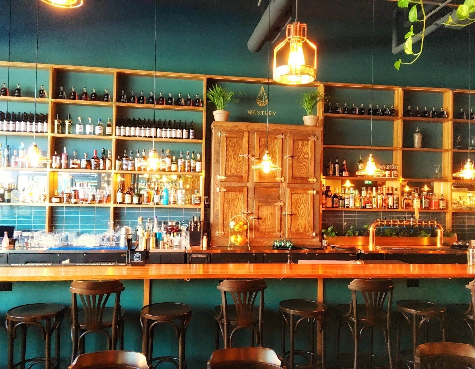 酒吧（店内）
