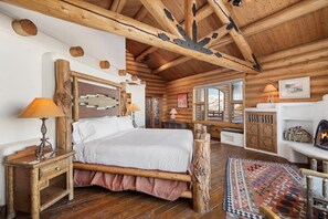 5 bedrooms, iron/ironing board, WiFi, bed sheets