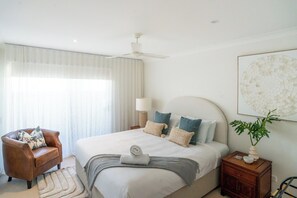 6 habitaciones, tabla de planchar con plancha, wifi y ropa de cama 