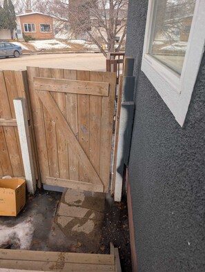 Property grounds - 2 Bedrooms Basement Suite (Saskatoon)