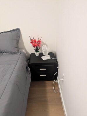 Room - 2 bedrooms basemet sweet (Saskatoon)