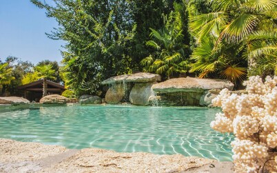 Villa Oasis Madrid   Luxurious villa with spa, cinema, and swimming pool