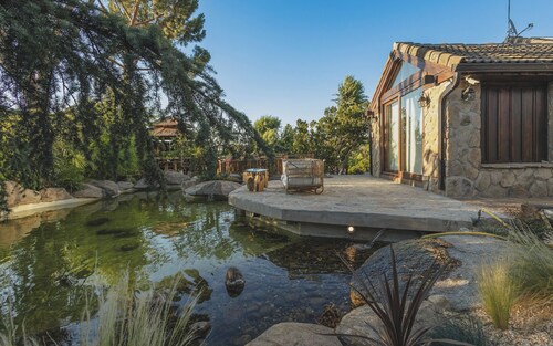 Villa Oasis Madrid - Luxurious villa with spa, cinema and swimming pool