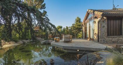 Villa Oasis Madrid - Luxurious villa with spa, cinema and swimming pool