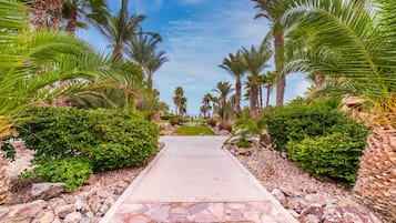 Luxury Apartment, Beach View | Property grounds