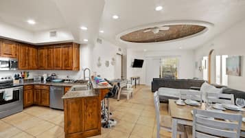 Luxe appartement, uitzicht op oceaan | Interieur