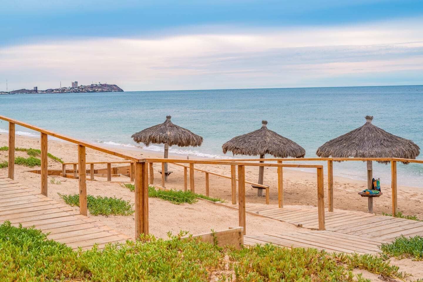 Appartement Luxe, vue plage | Plage | Plage privée, sable blanc, 2 bars de plage