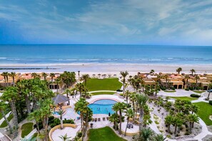 Luxury-Apartment, Strandblick | Strand | Privatstrand, weißer Sandstrand, 2 Strandbars