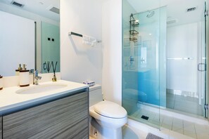 Shower, hair dryer, towels, toilet paper - High Rise Condo Water Views Walker's Paradise (Miami)