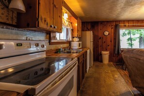 Refrigerador, microondas, horno, lavavajillas