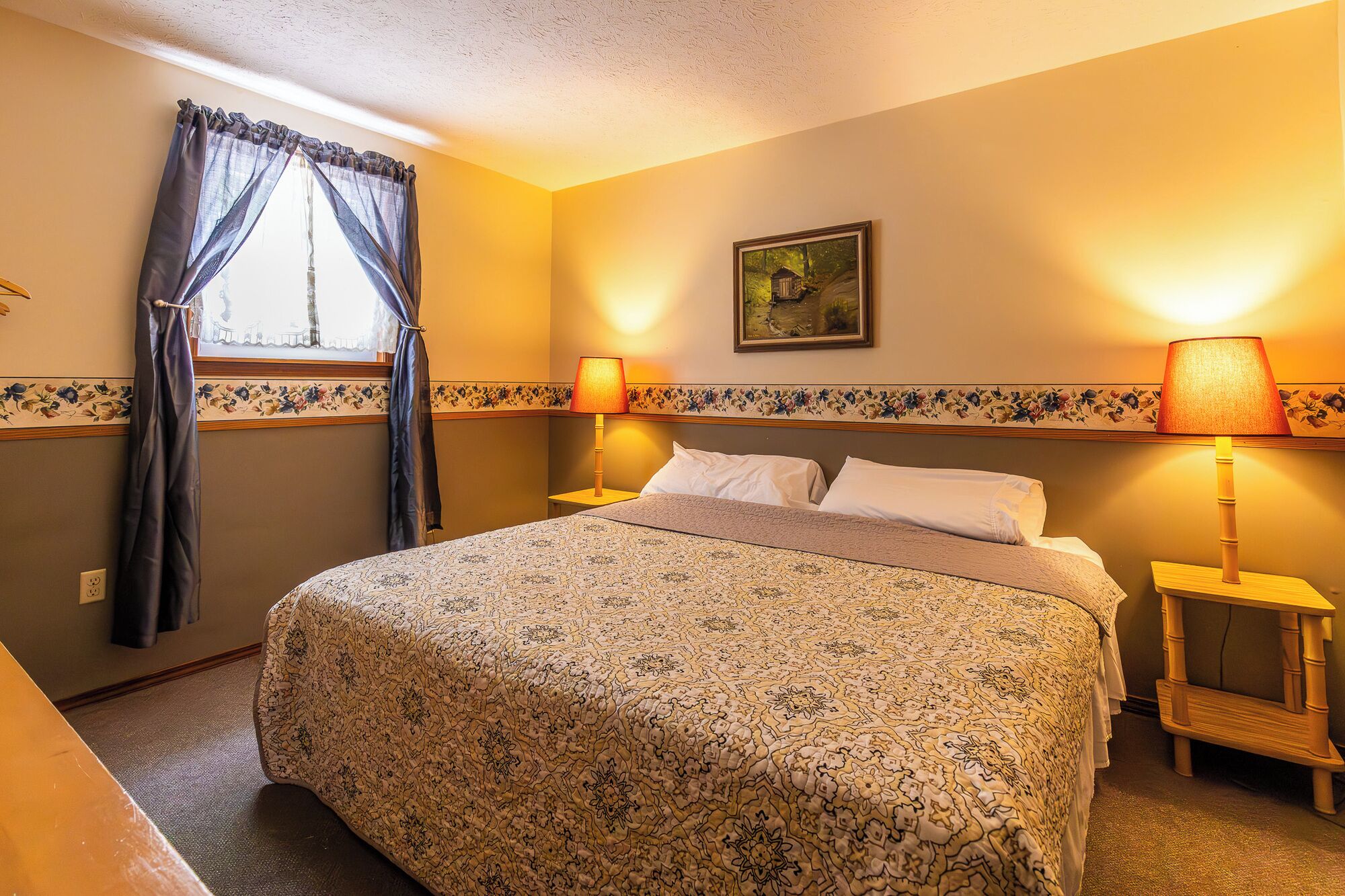 4 bedrooms, WiFi, bed sheets