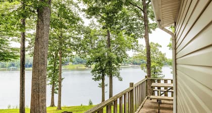 Spacious Cabin overlooking Kentucky Lake