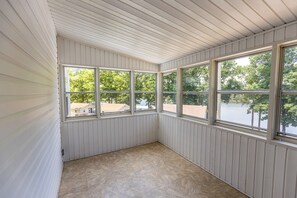 Interior - Spacious House on Kentucky Lake (Benton)