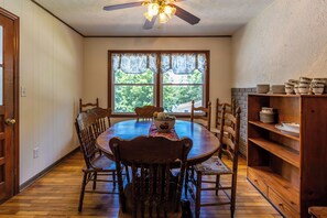 Dining - Spacious House on Kentucky Lake (Benton)