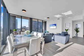 Interior - Stunning High Floor 3 Bedrooms Corner Unit Miami (Miami)