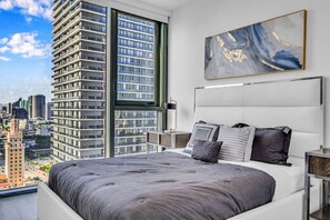 Desk, iron/ironing board, travel cot, WiFi - Stunning High Floor 3 Bedrooms Corner Unit Miami (Miami)