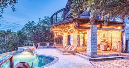 Hill Country Retreat•Hot Tub, Weddings, Sleeps 14!