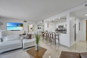 TV, ping pong - Luxurious private unit with parking (Miami)