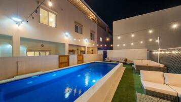 Casa familiar, vista a la bahía | Alberca | Alberca al aire libre