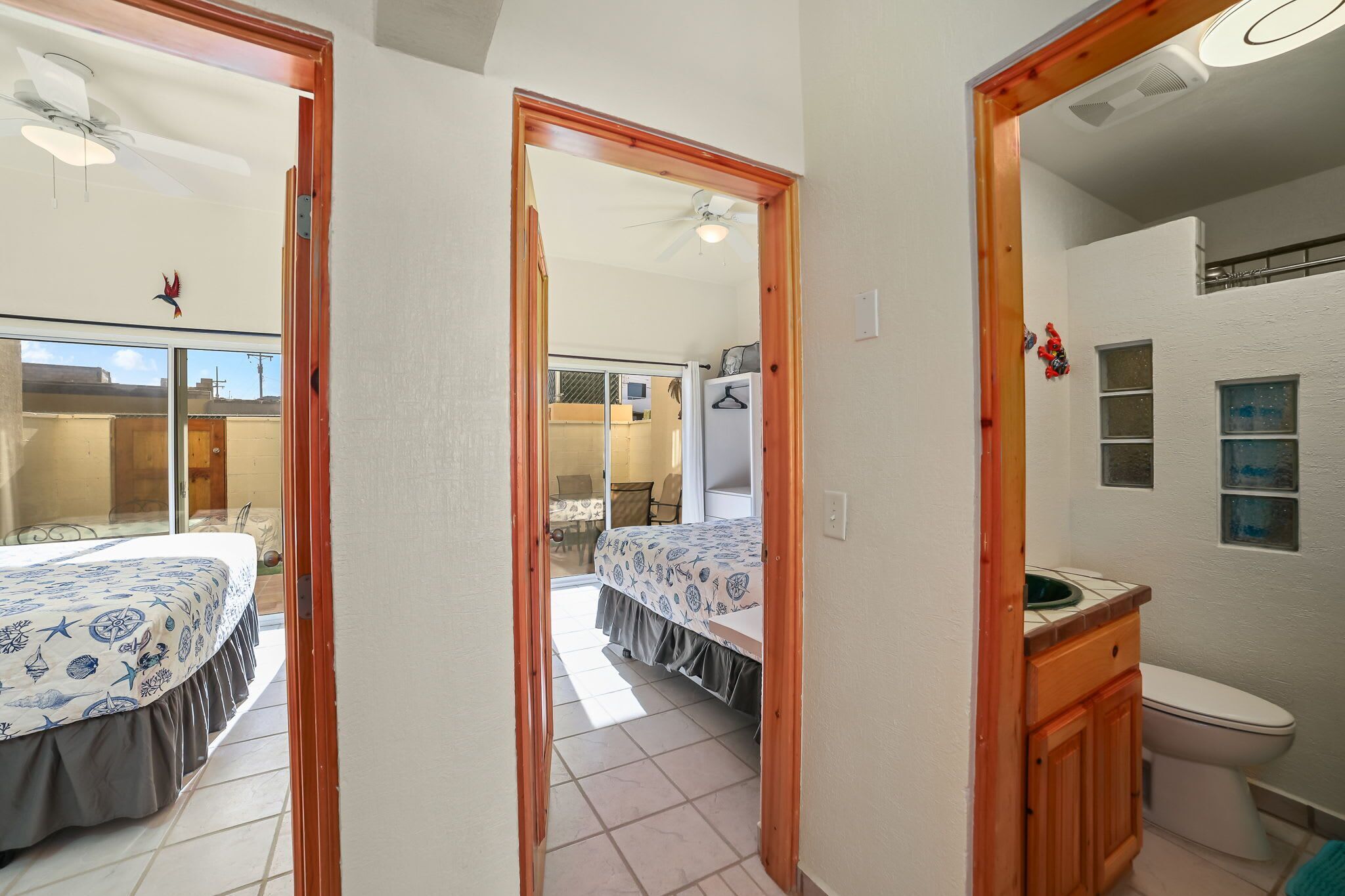 Caja de seguridad en la habitación y cortinas blackout 