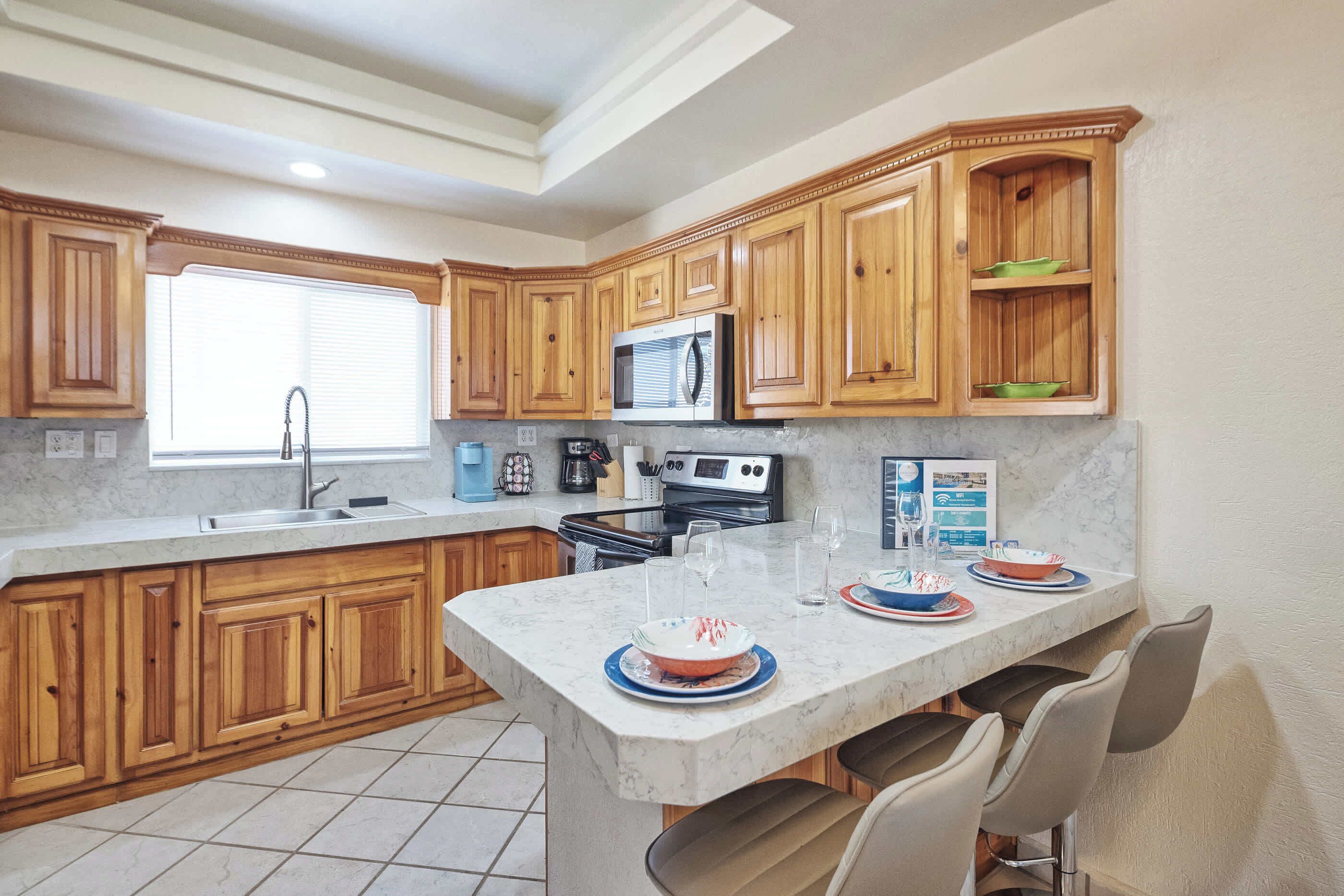 Family House, Beach View | Private kitchen