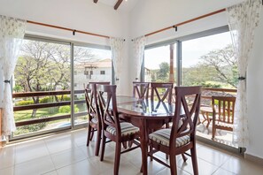 Dining - Hacienda Iguana 3BR Golf & Pool View Condo (Tola)