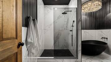 Douche, serviettes fournies