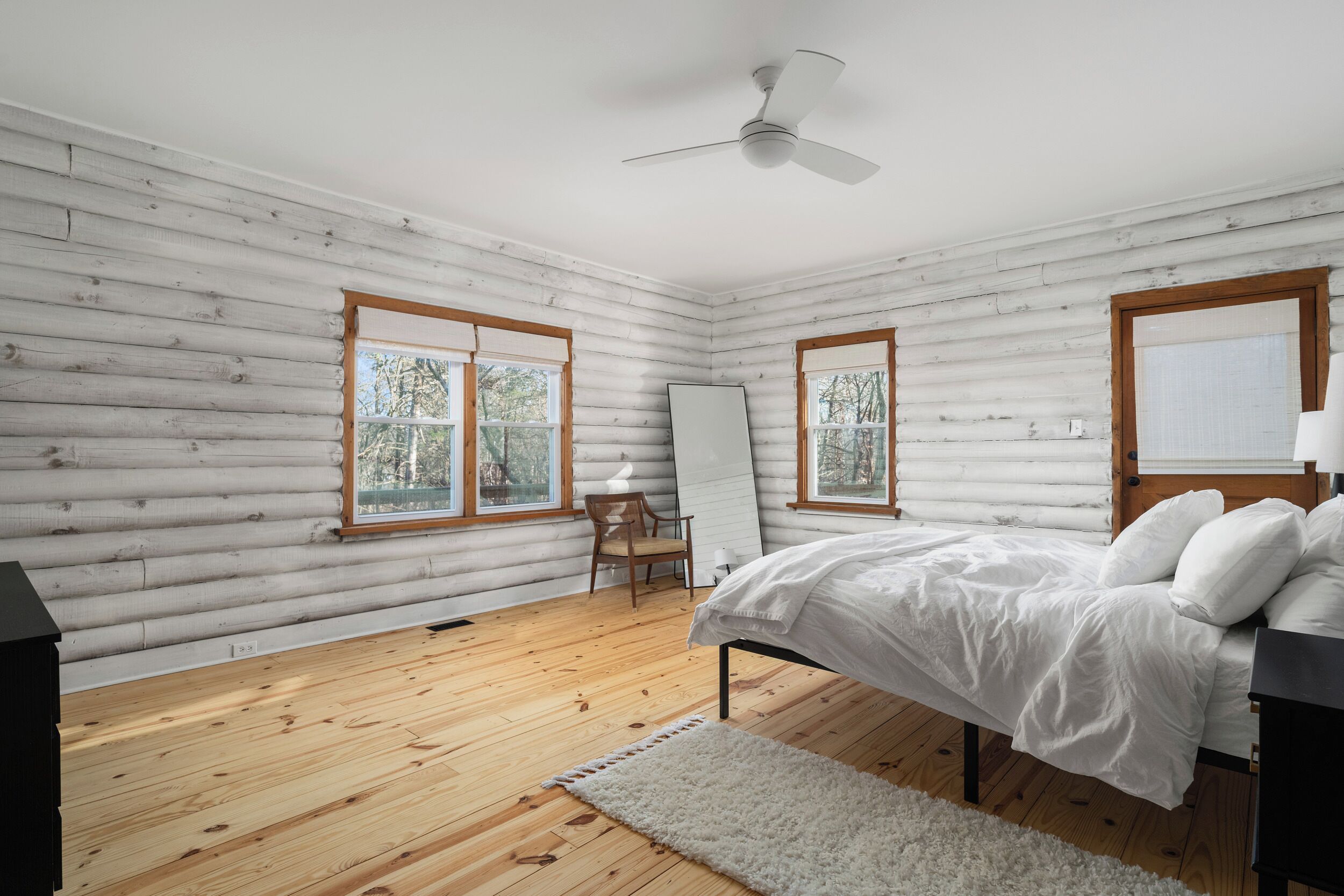 Lit de bébé portatif, accès au Wi-Fi (inclus), literie fournie