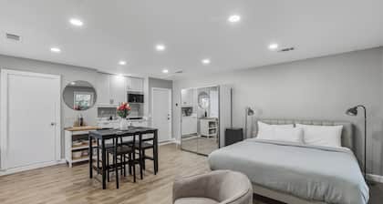 Airy Studio off Highland Rd. near LSU and Hospitals