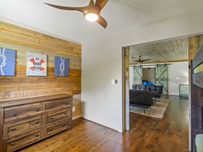 Interior - Sunset Pointe Lakefront Wedding Estate-5BR, Private Point with Dock (Jackson's Gap)